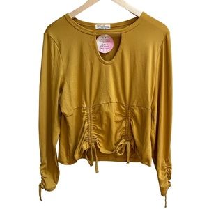 Women’s long sleeve top